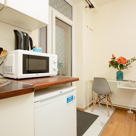 Micro Apartment Miaczynska By Noclegi Renters Warszawa Exteriör bild