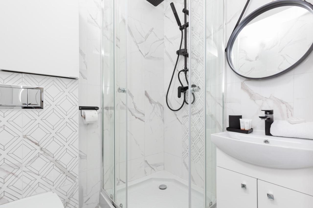Micro Apartment Miaczynska By Noclegi Renters Warszawa Exteriör bild