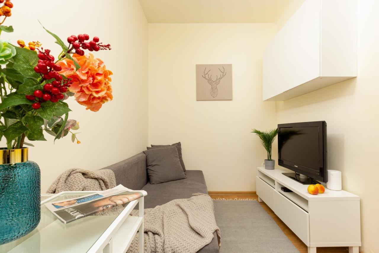 Micro Apartment Miaczynska By Noclegi Renters Warszawa Exteriör bild